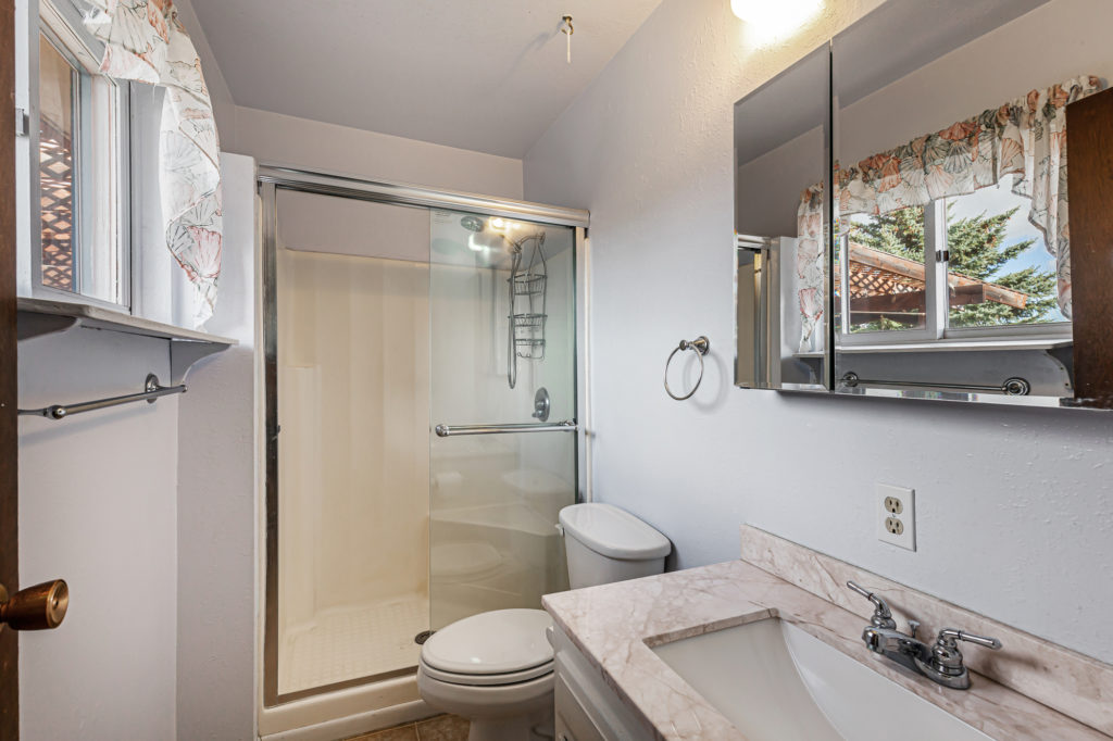 real estate photography bathroom whitehall