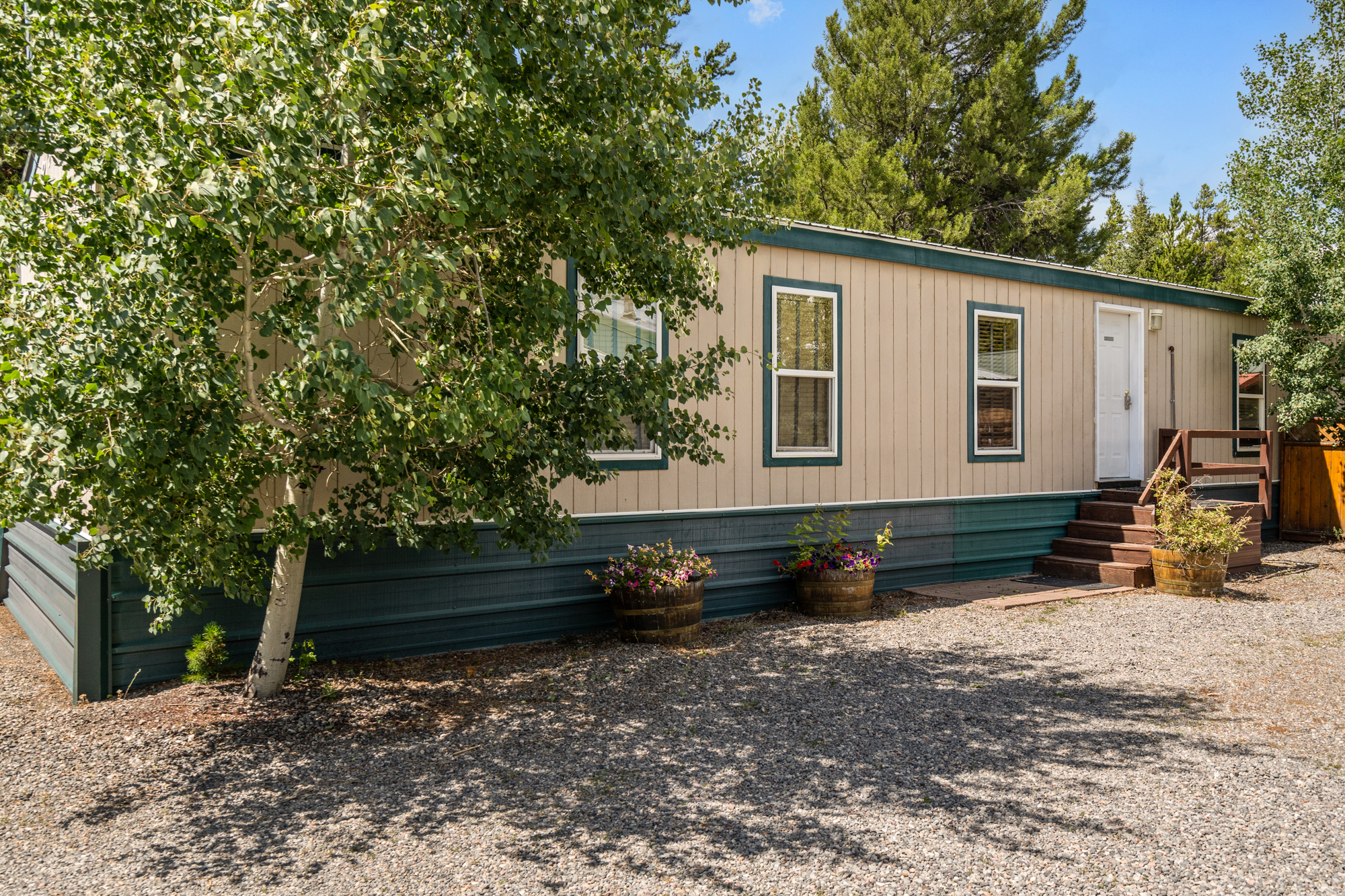 601 Gibbon Ave, West Yellowstone, MT 59758